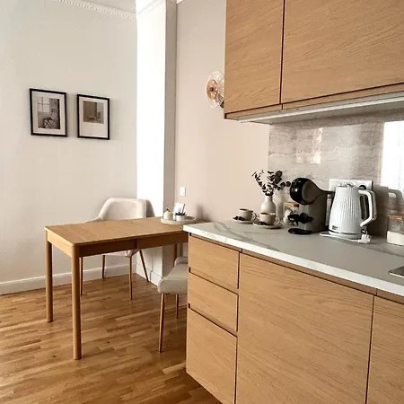 Cozy Center Next To Old Town Апартаменты *